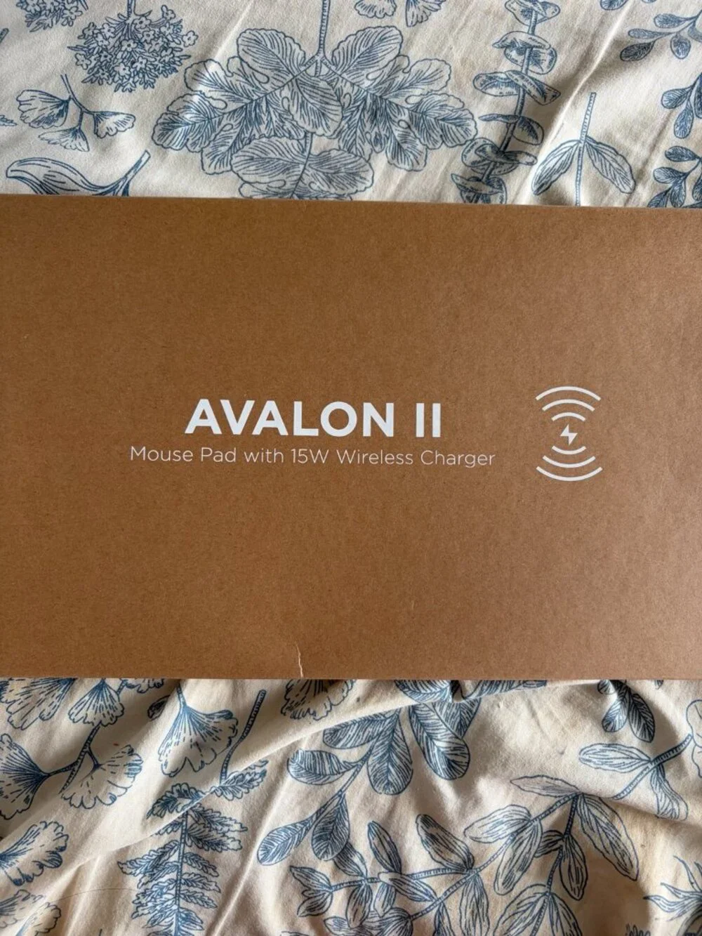 Avalon II Wireless Charging Mouse Pad 15W Fast Charger Desk Mat Black